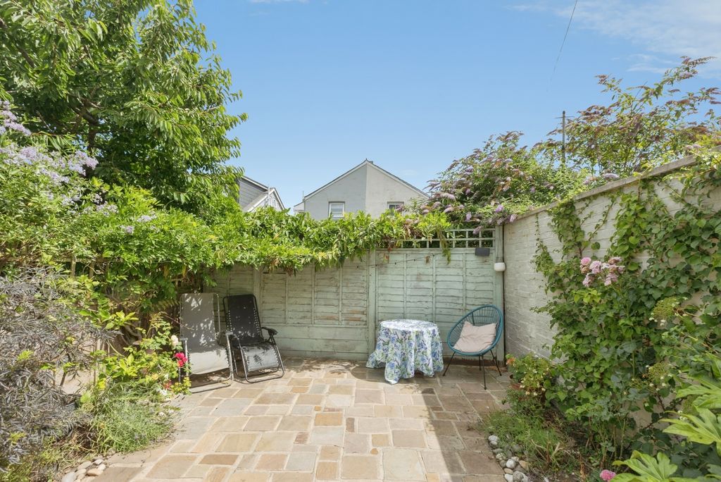 Property photo 3 of 19 Pbox-Img.Jpg