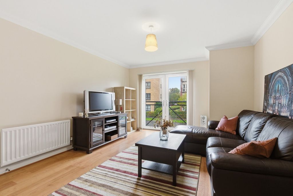 Property photo 3 of 19 Picture No. 18