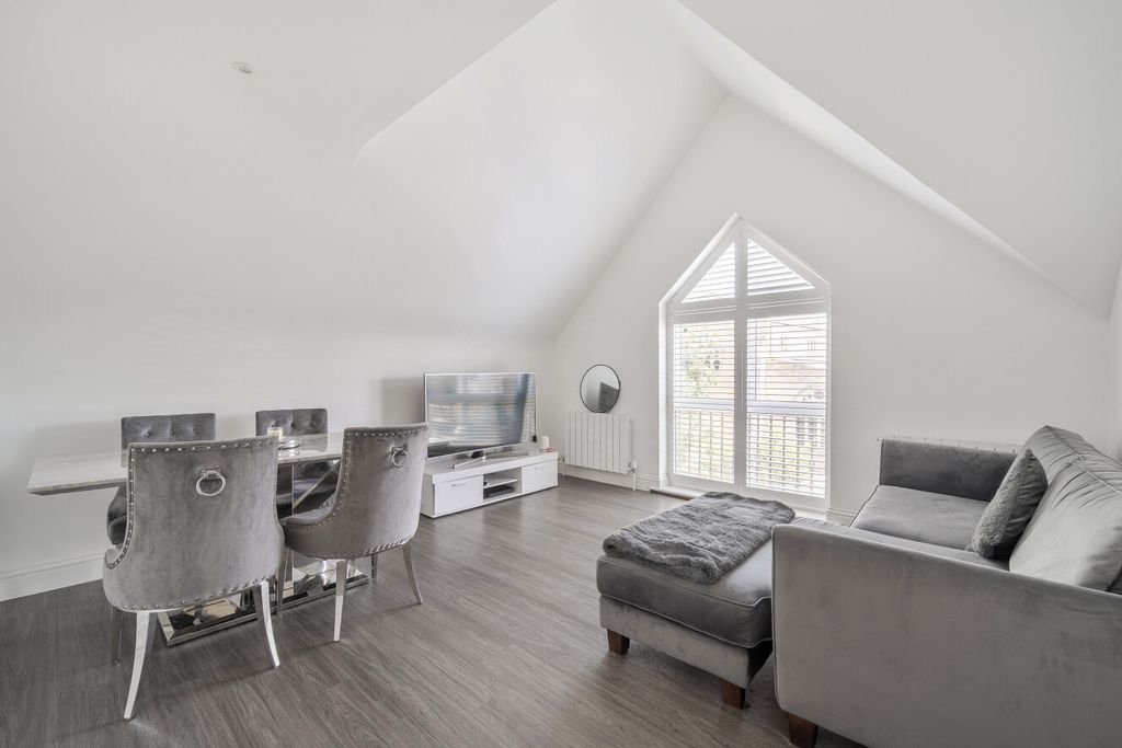 Property photo 1 of 13 1481827-8-6A3A8Aa...