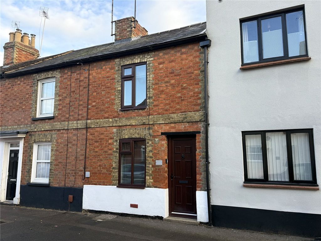 Property photo 1 of 11 Front