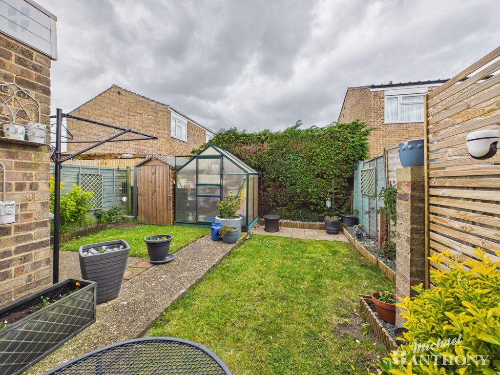 Property photo 2 of 12 Cam03852G0-Pr0626-Still014