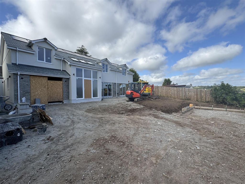 Property photo 1 of 10 Front