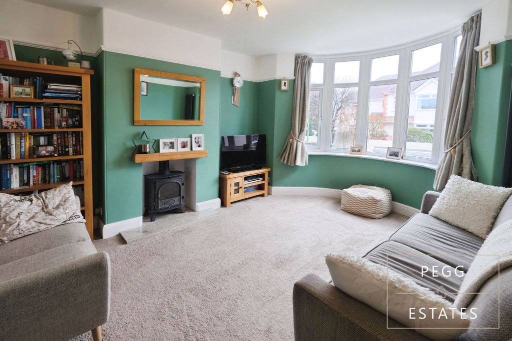 Property photo 3 of 35