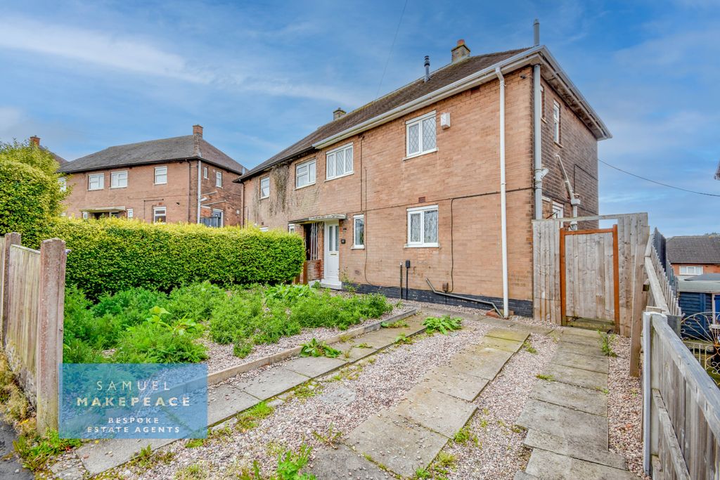 Property photo 1 of 15 Two Bedroom Semi Detached With Large Garden & Conservatory