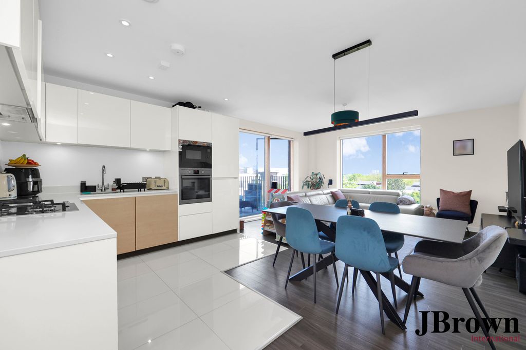 Property photo 1 of 22