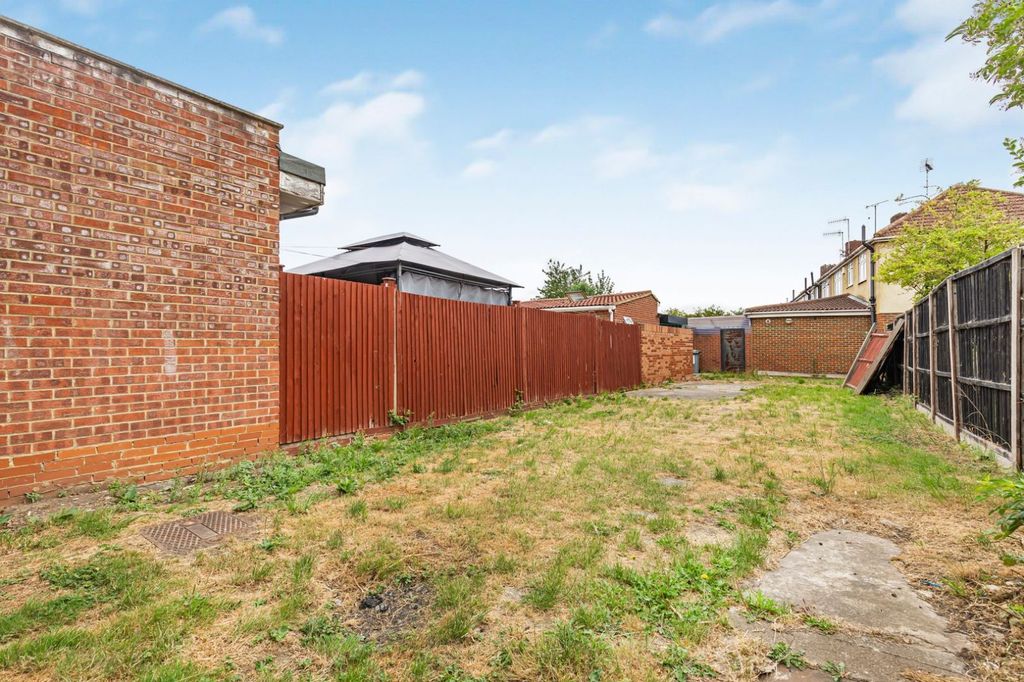 Property photo 2 of 16 Picture No. 21