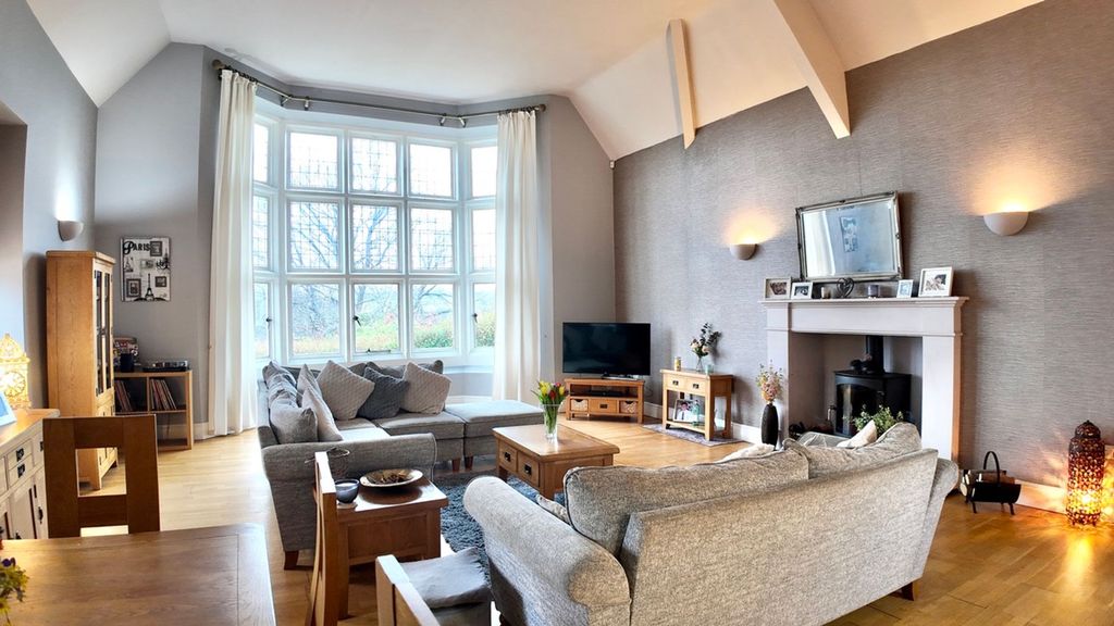 Property photo 3 of 58