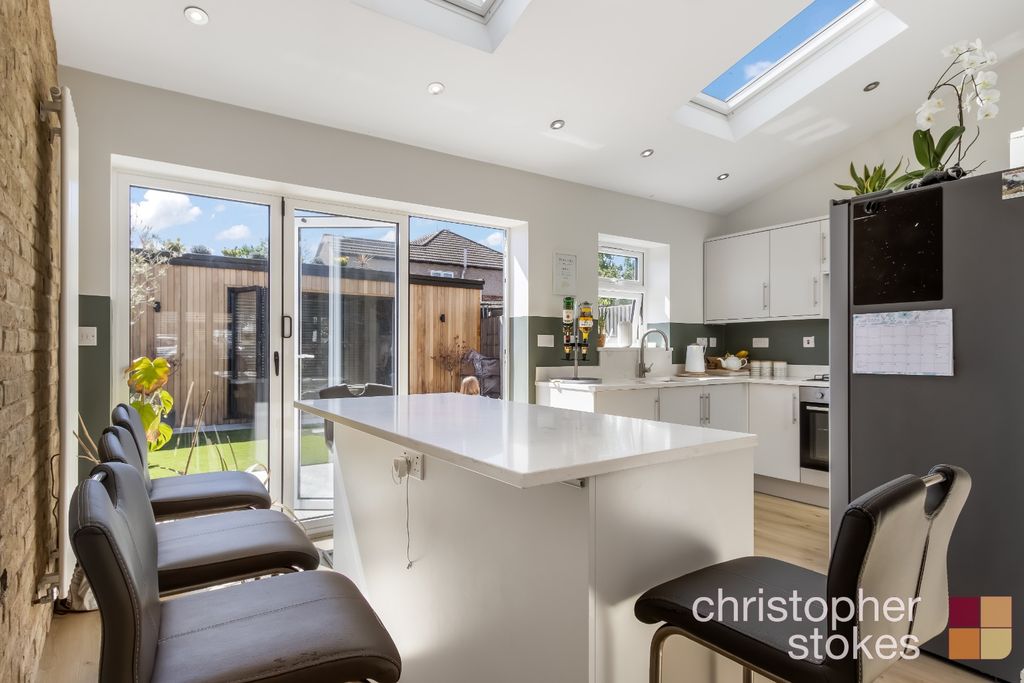 Property photo 3 of 21 5069275