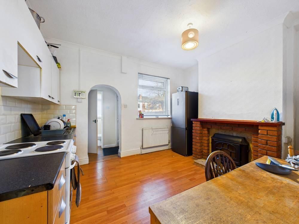 Property photo 2 of 11 Kitchen