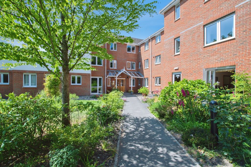 Property photo 1 of 16