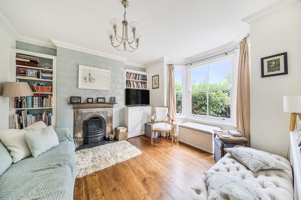 Property photo 2 of 11