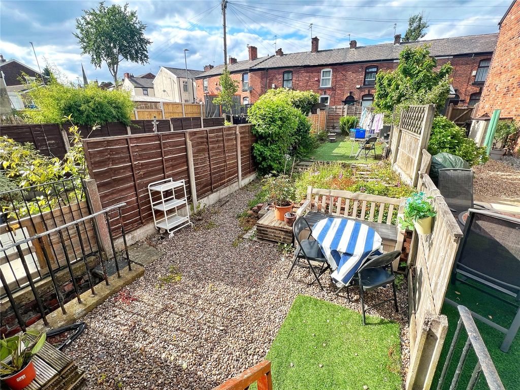 Property photo 3 of 18 Garden