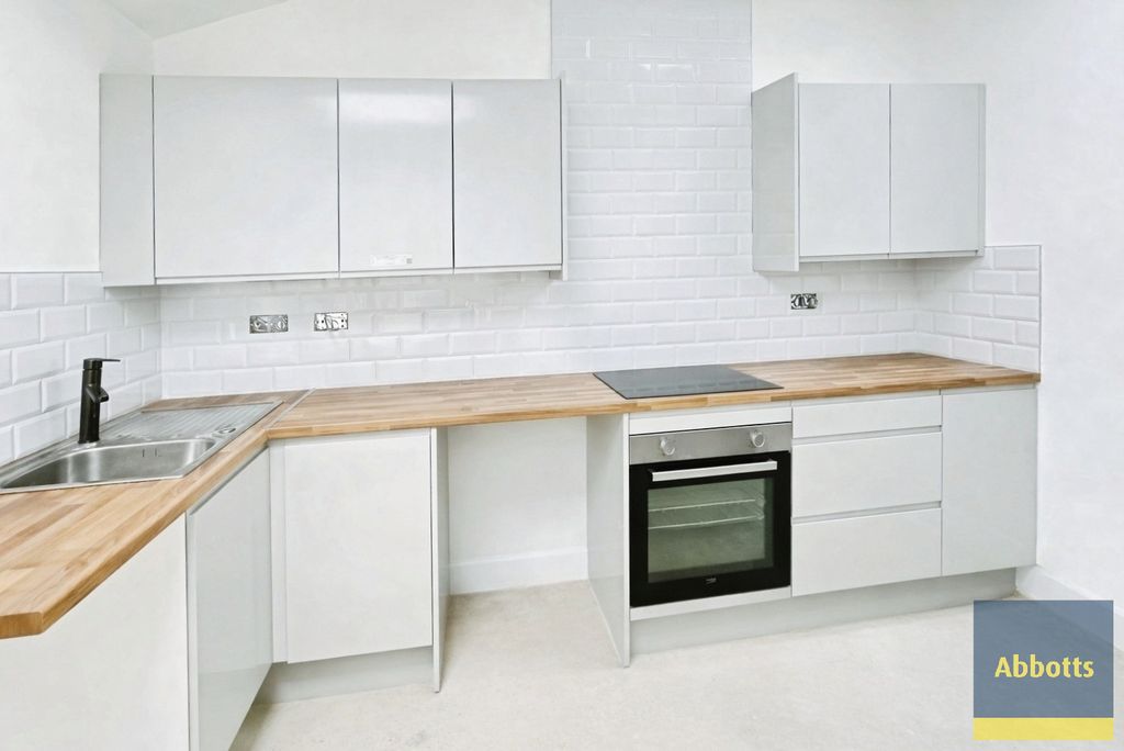 Property photo 2 of 3