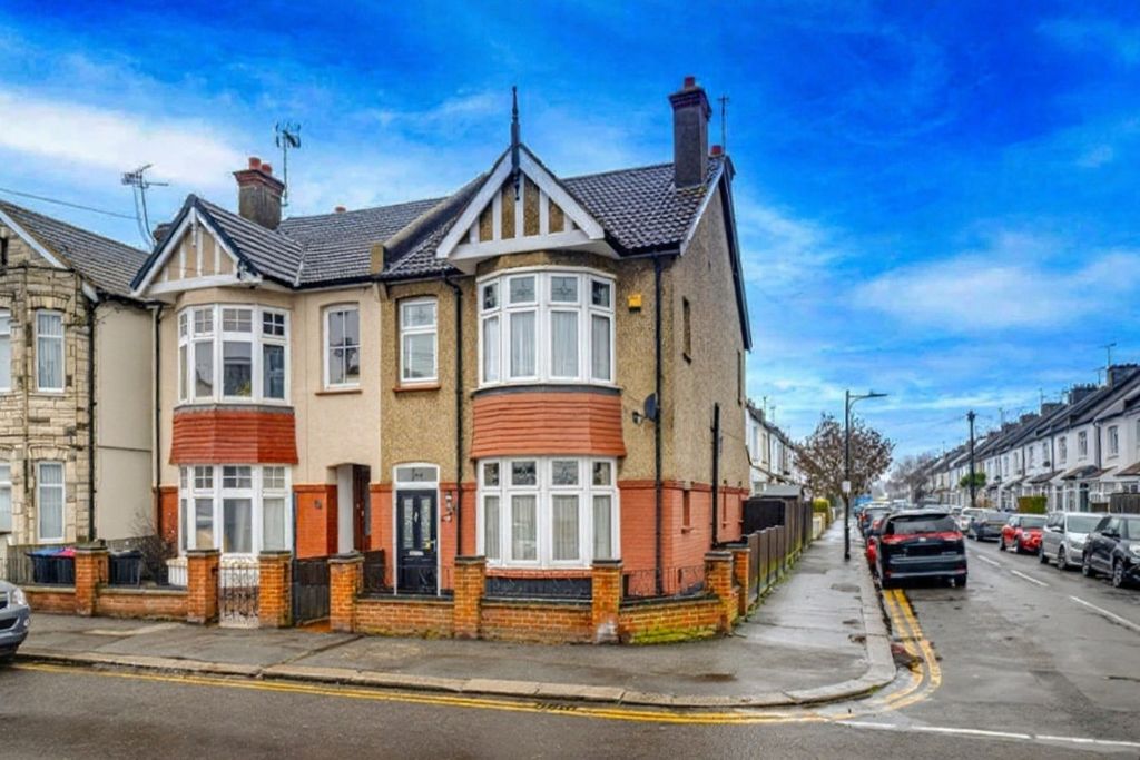 Property photo 1 of 25