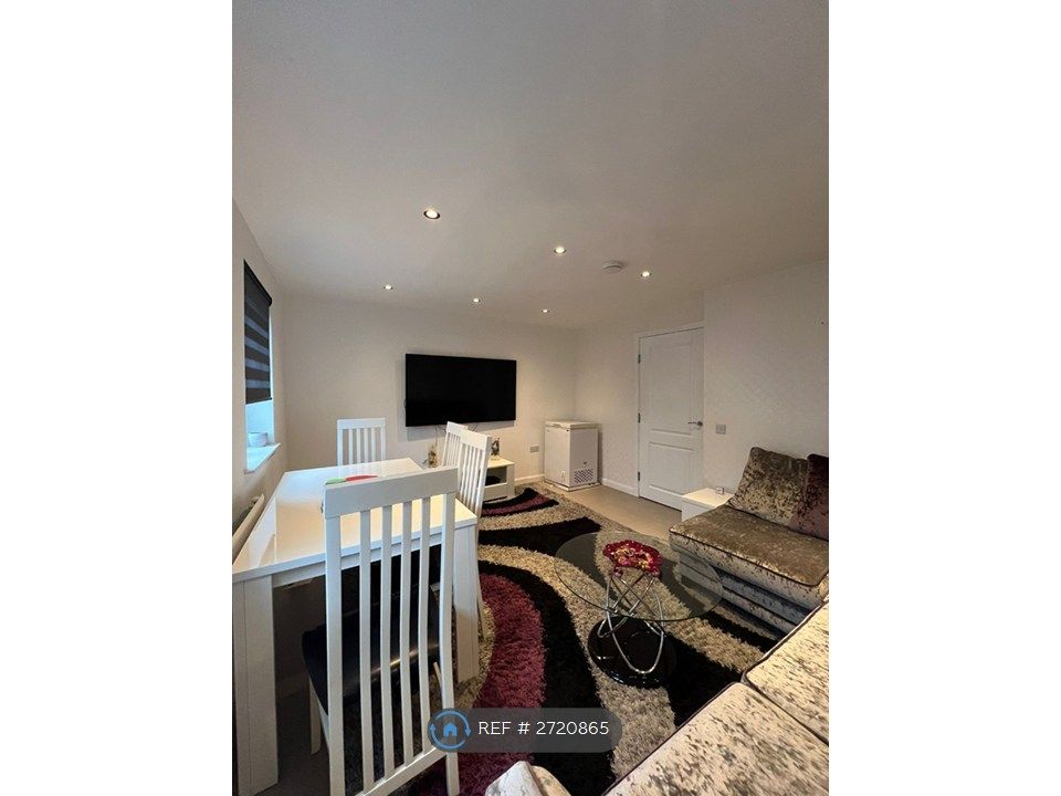 Property photo 2 of 35