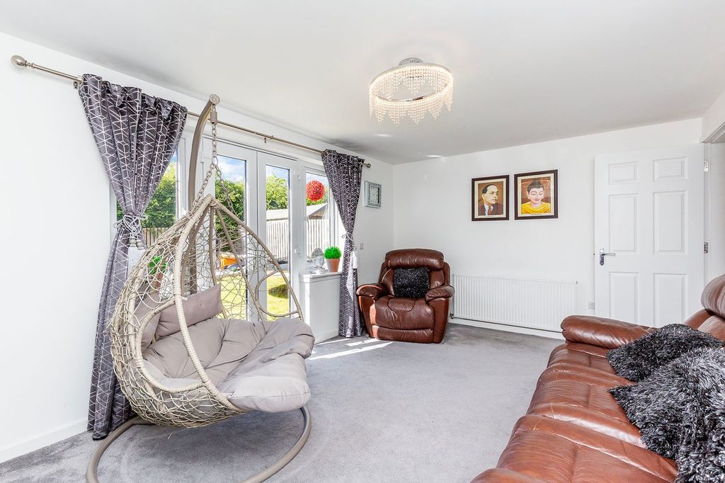 Property photo 3 of 18