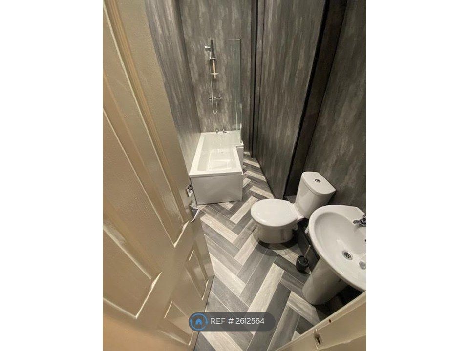 Property photo 3 of 4 Bathroom/Shower