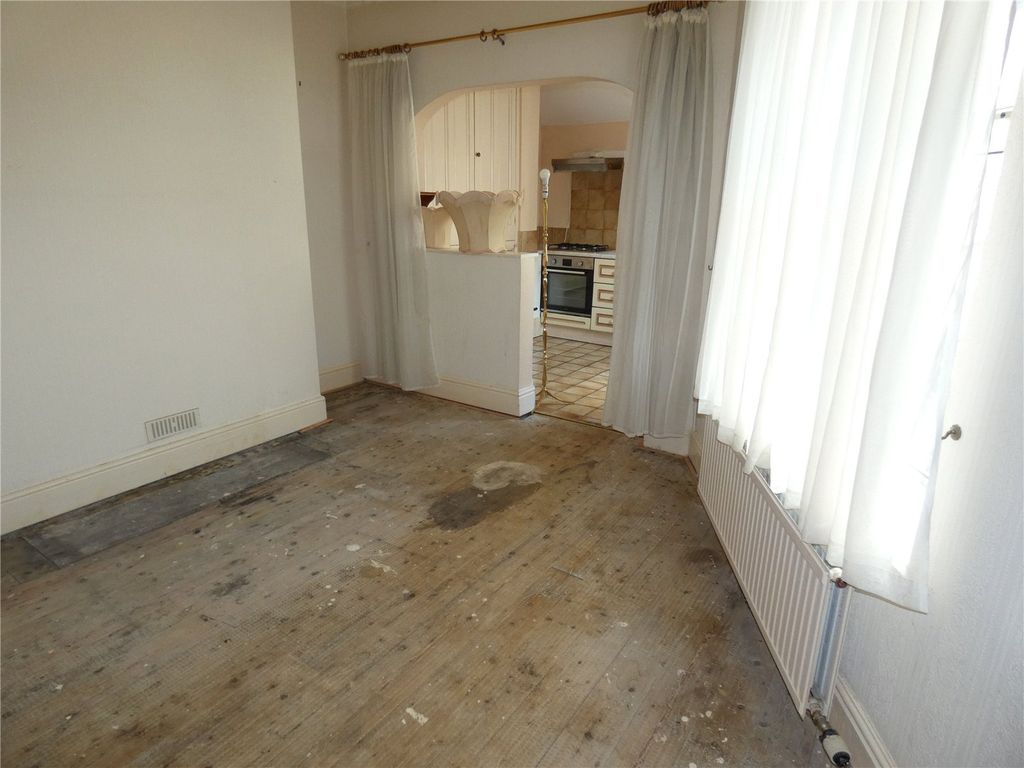 Property photo 3 of 14 Dining Room