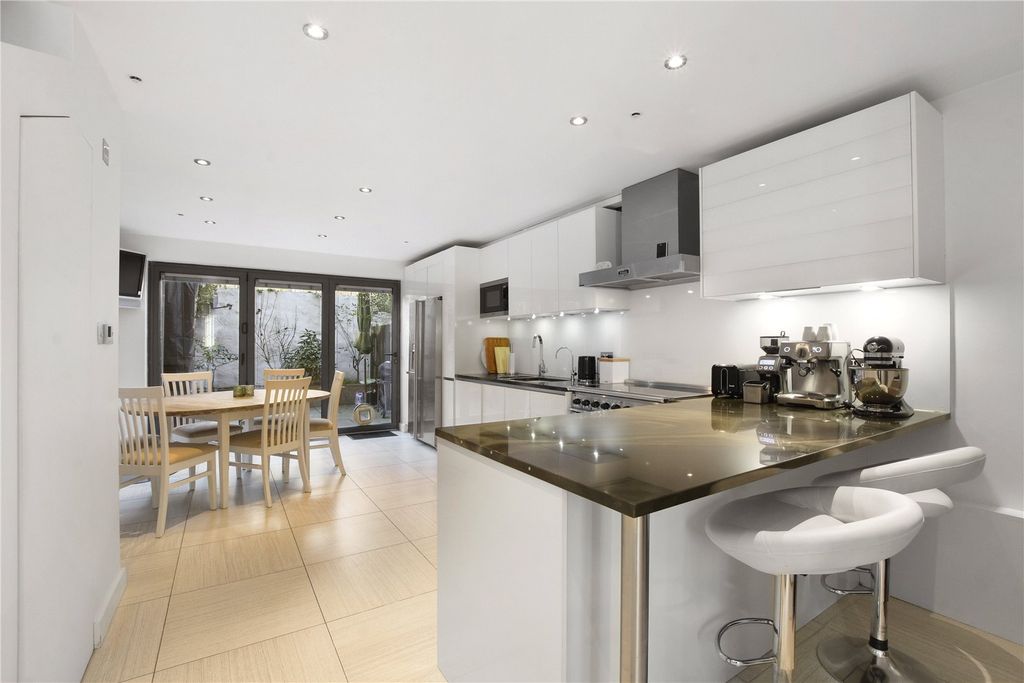 Property photo 1 of 9 Picture No. 33