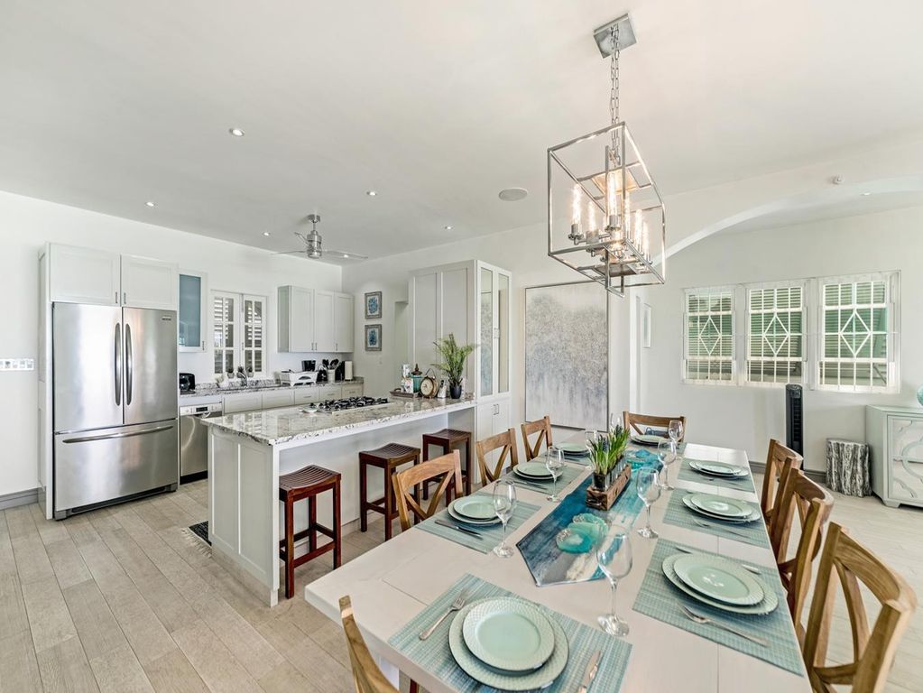 Property photo 2 of 14 Image