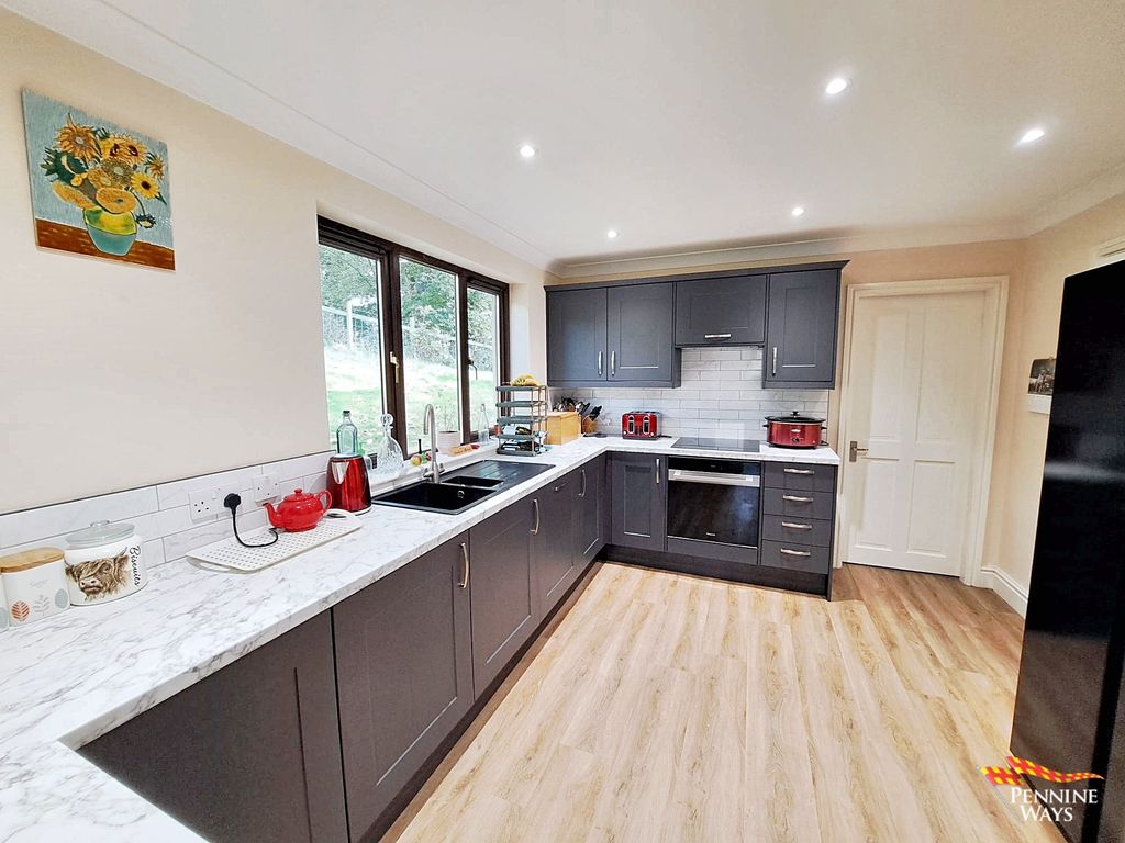 Property photo 3 of 26