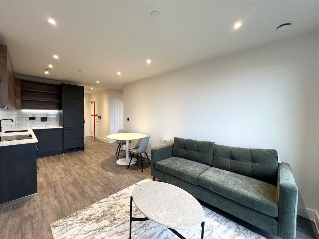 Property photo 2 of 8 Picture 2