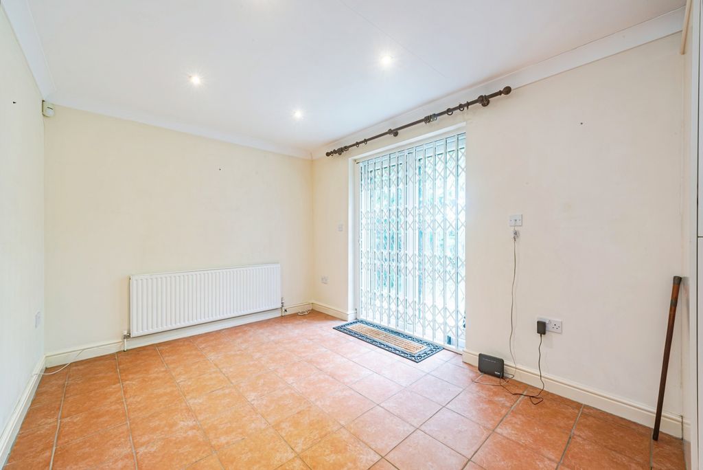 Property photo 3 of 17 Photo