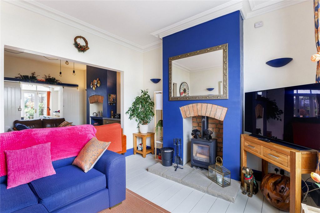 Property photo 2 of 16 Sitting Room