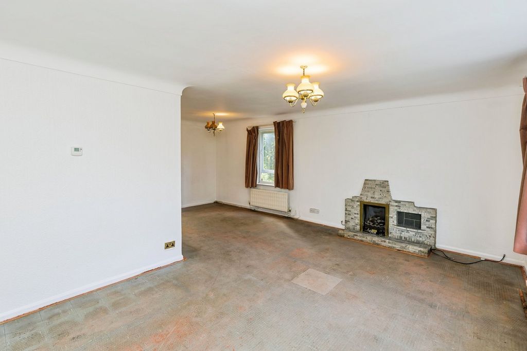 Property photo 2 of 23