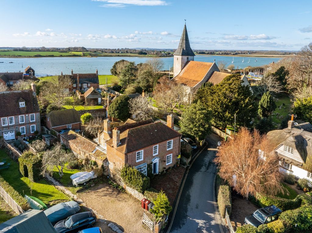 Property photo 1 of 18 High Street