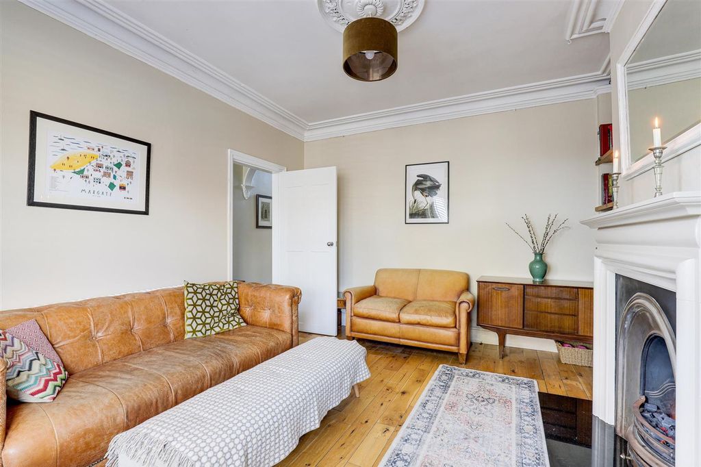 Property photo 3 of 23