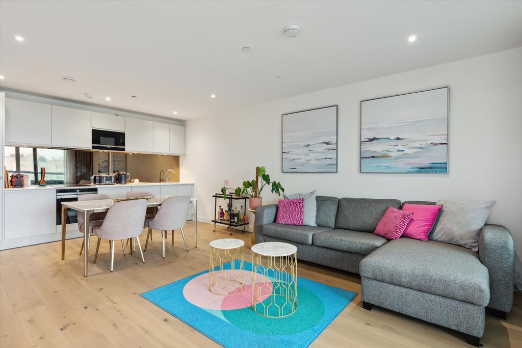 Property photo 3 of 14 Image