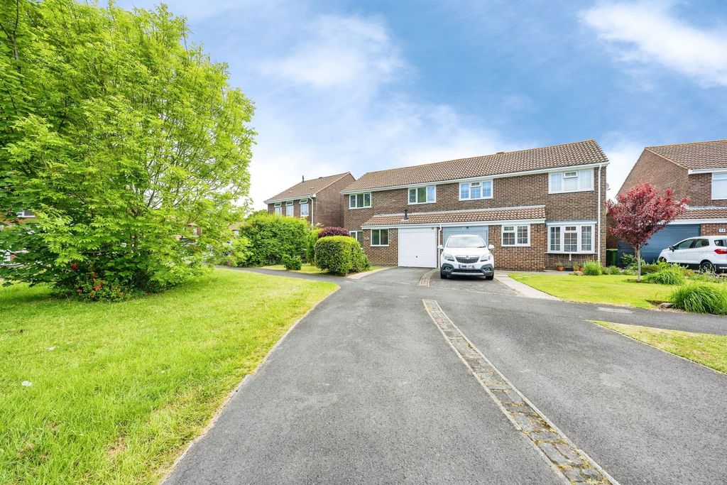 Property photo 1 of 24