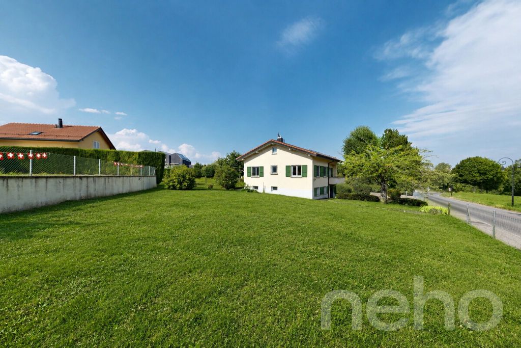 Property photo 2 of 12