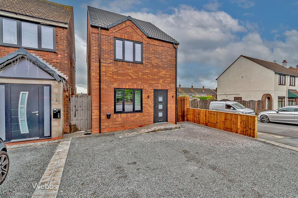 Property photo 1 of 35 Â© Webbs Estate Agents Â© (28 Of 124).Jpg