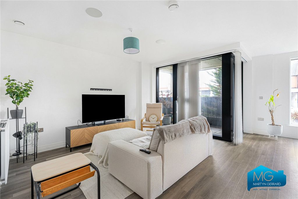 Property photo 3 of 10 Picture No. 14