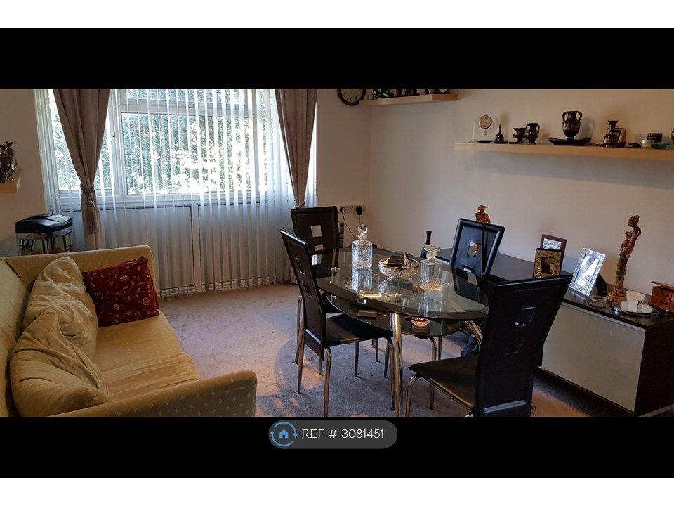 Property photo 2 of 6 Living Room / Sitting Room