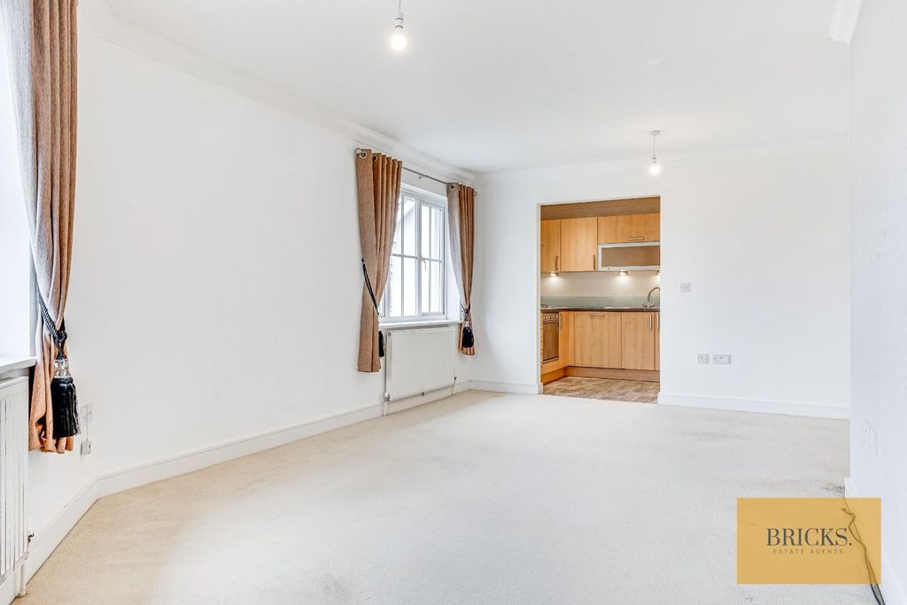 Property photo 3 of 22