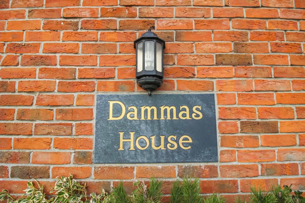 Property photo 2 of 3