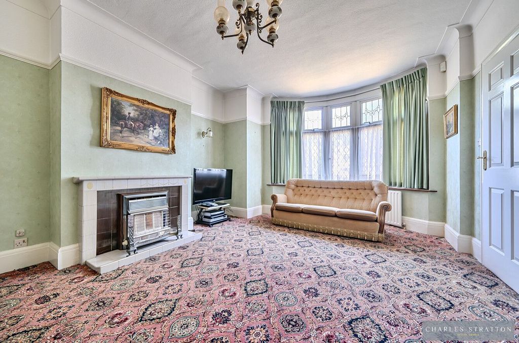 Property photo 3 of 19