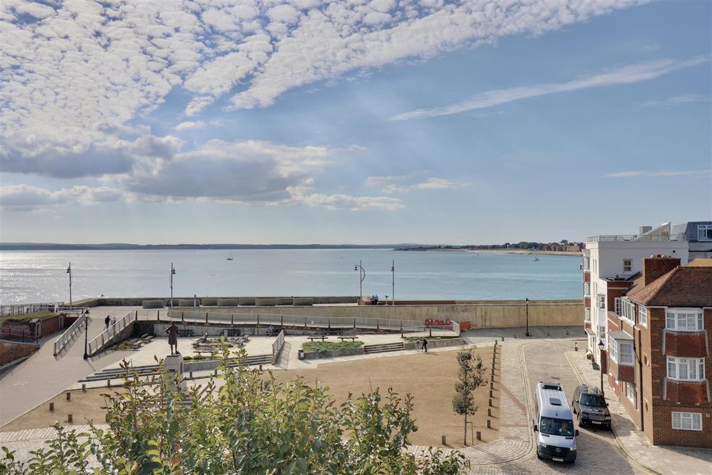 Property photo 2 of 15 1B036C5C-Dfd3-4179-9B3C-8E80214Aa3A9_1_201_A.Jpeg