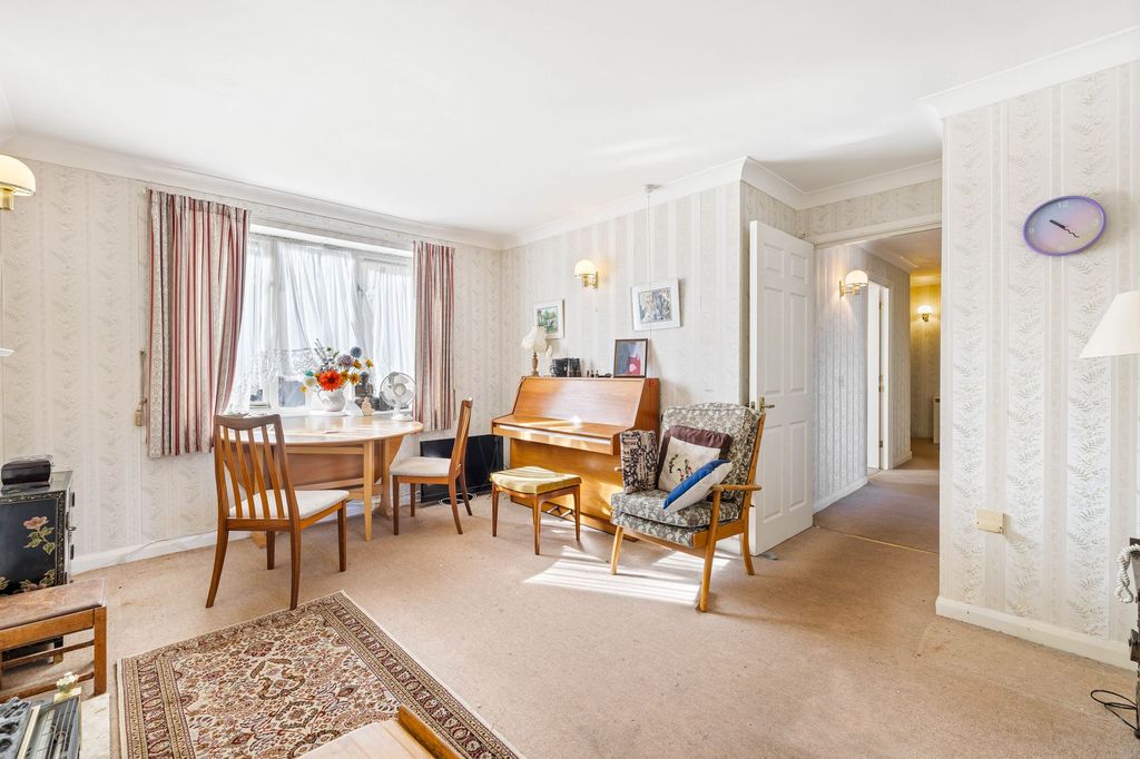 Property photo 3 of 13