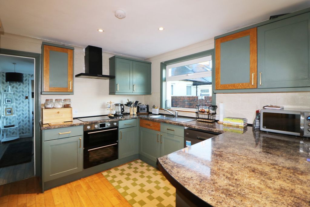 Property photo 2 of 16