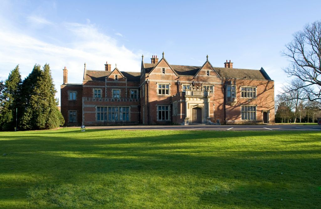 Property photo 1 of 13 Crp_Mansionhouse_Brochure_Images_Exterior4.Jpg