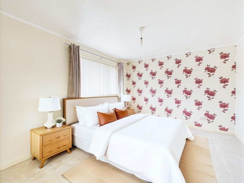 Property photo 3 of 16 Bedroom One (Virtually Furnished Ai)