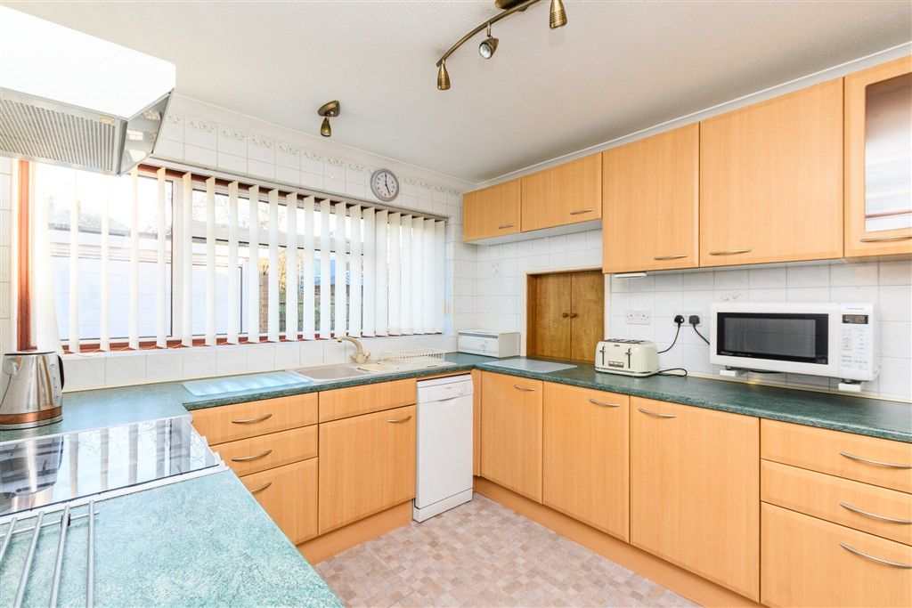 Property photo 2 of 12 Kitchen