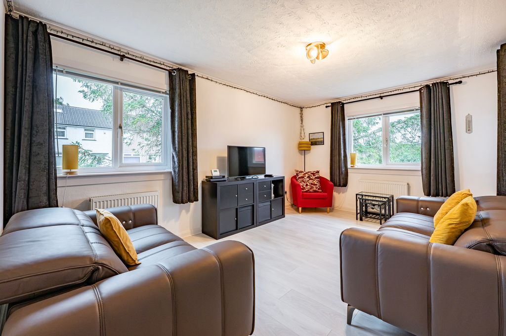 Property photo 2 of 36