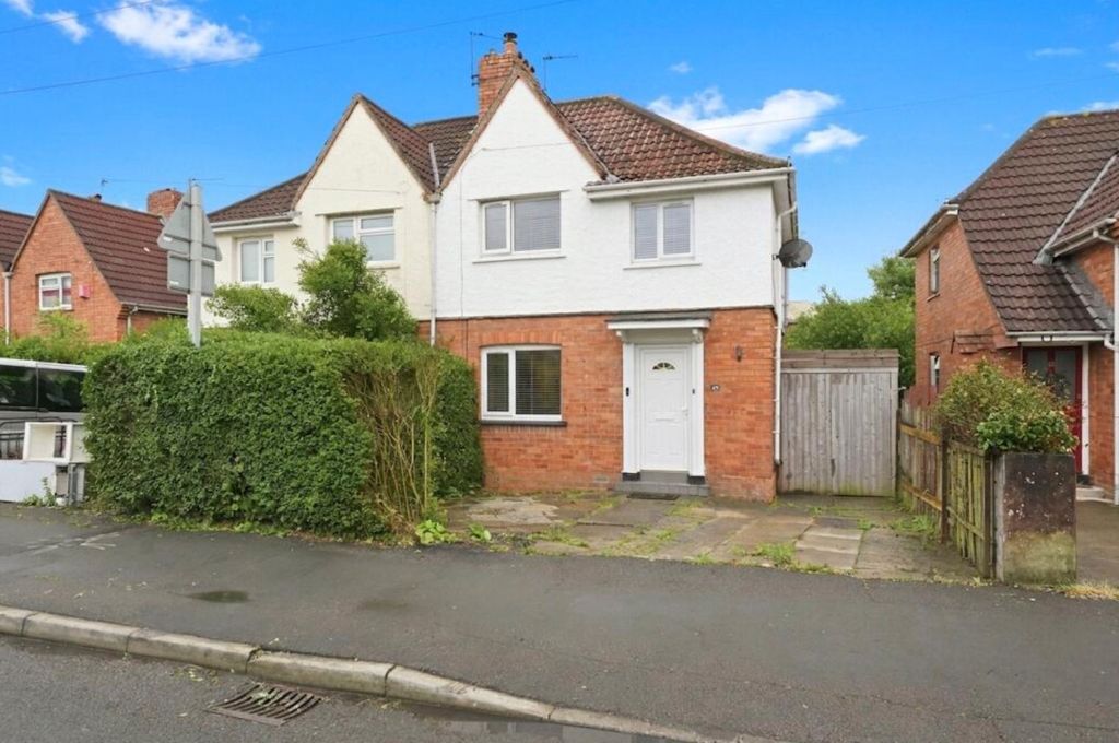 Property photo 1 of 11