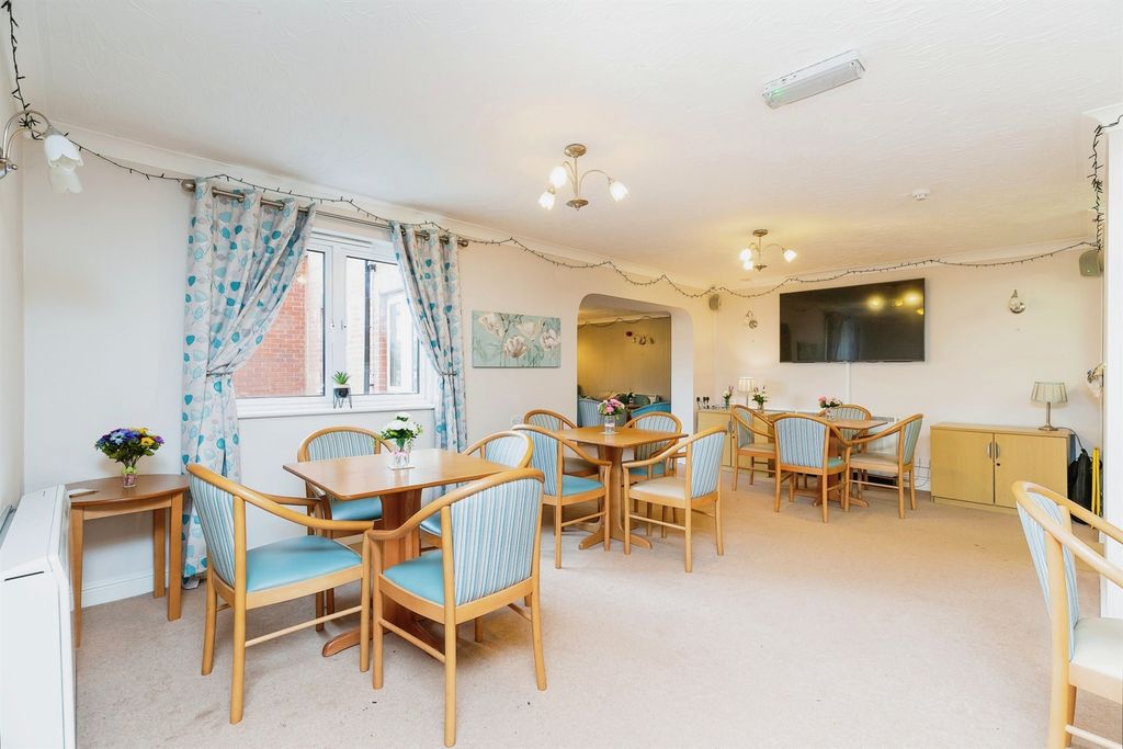 Property photo 3 of 16