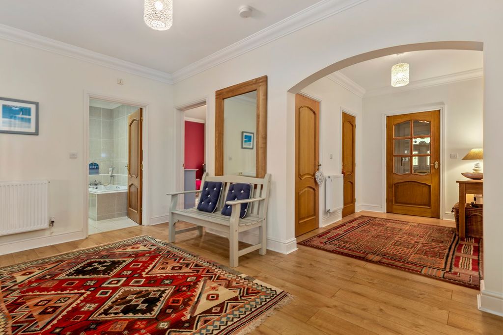 Property photo 3 of 22